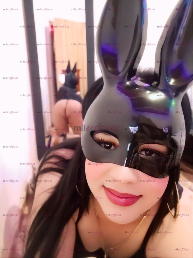 FOTOS DE EXQUISITA NIÑA CULITO APRETADO HAGO UN RICO ORAL ENSALIBADO UNA PERRITA CARIÑOSA