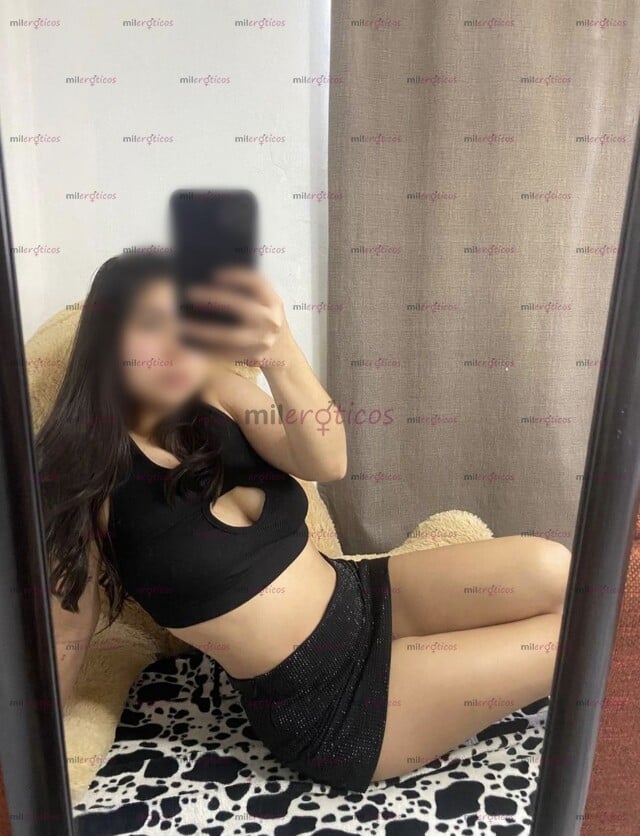 FOTOS DE ELIZABETH, 20 AÑOS, CHICA, HERMOSA, CARA DE MUÑEQUITA, COMPLACIENTE Y JUGUETONA