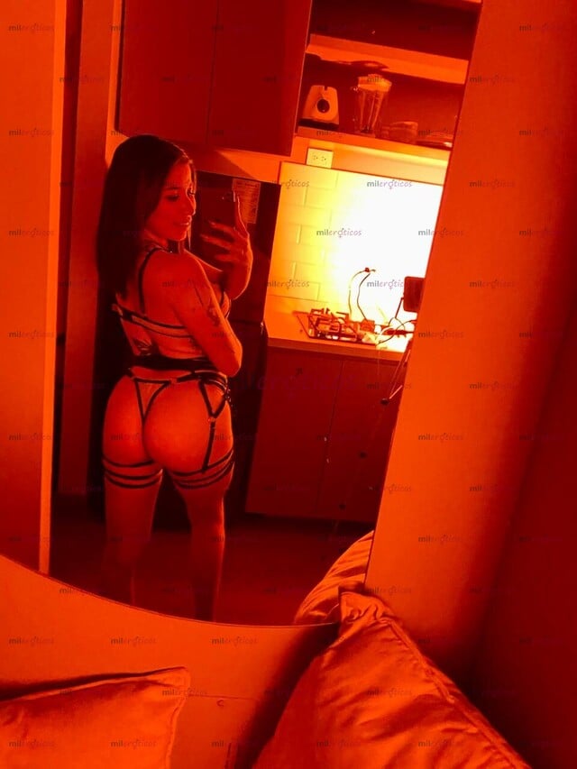 FOTOS DE JOVEN TATUADA, TETONA CON GANAS DE CUMPLIR TUS FANTACIAS DESDE10K