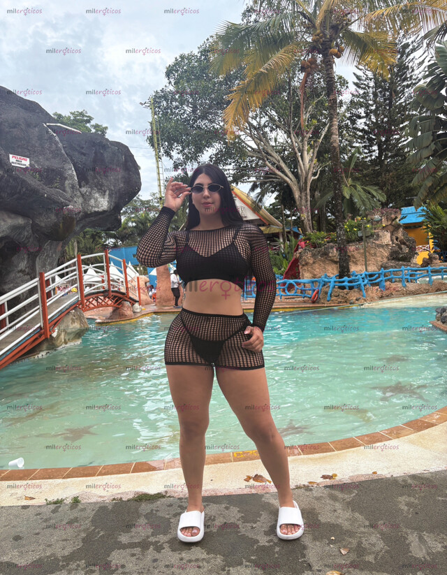 FOTOS DE HERMOSA PELI NEGRA 20 AÑITOS LISTA PARA COMPLACER TUS DESEOS