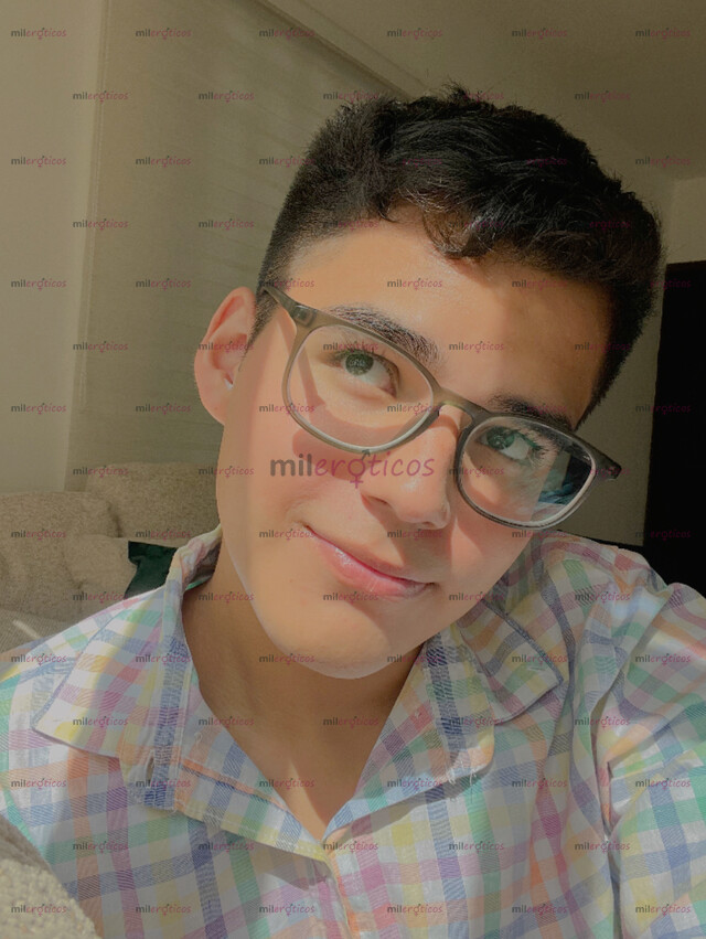 FOTOS DE AFEMINADO 19 AÑOS LISTO PARA SACAR TU LECHITA PAPI