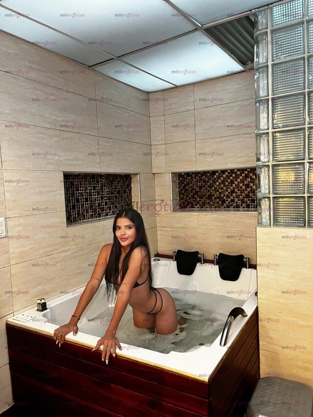 FOTOS DE DANIELA CUCUTEÑA DE 20 AÑOS BASTANTE FOGOSA