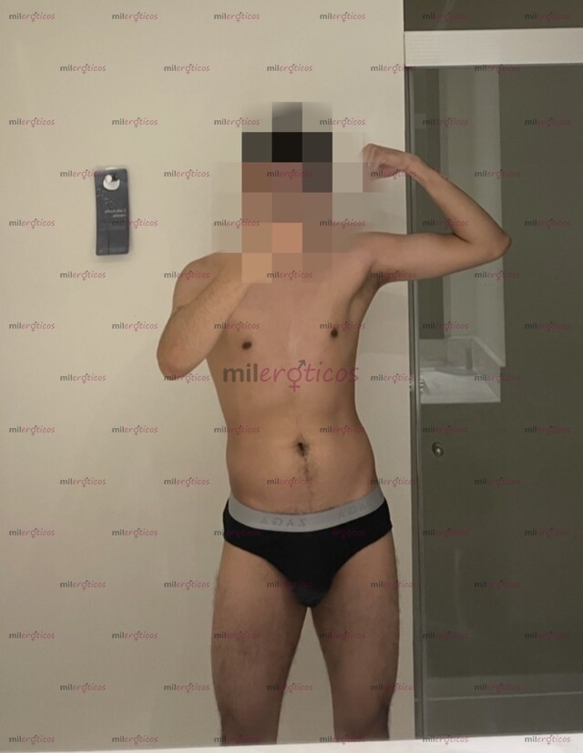 FOTOS DE JOVEN ACTIVO VARONIL CON BUENA VERGA Y CON LUGAR