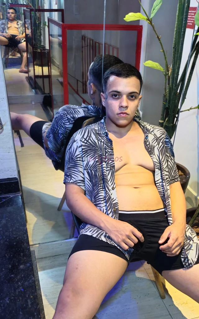 Sou homem trans bi e versatil sou muito higienico e simpatico posso ser so passivo e ativo ou versatil fetiches a parte podem ser combinados comigo fa...