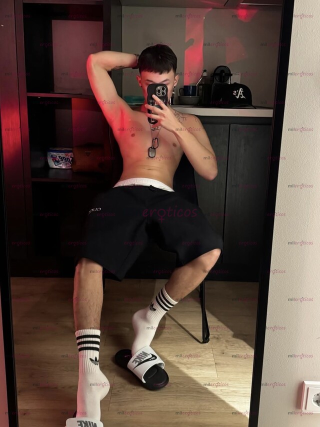 FOTOS DE MATHIAS POLLO VERGON FULL ERECCIÓN CALIENTE Y ATENTO, COMPLACIENTE Y MASCULINO