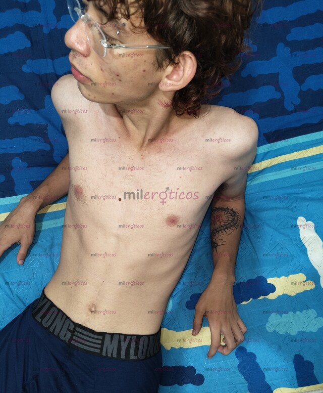 FOTOS DE CHICO FLACO VERSATIL, JOVEN DE 19 AÑOS, COMPLACIENTE Y SEDUCTOR.