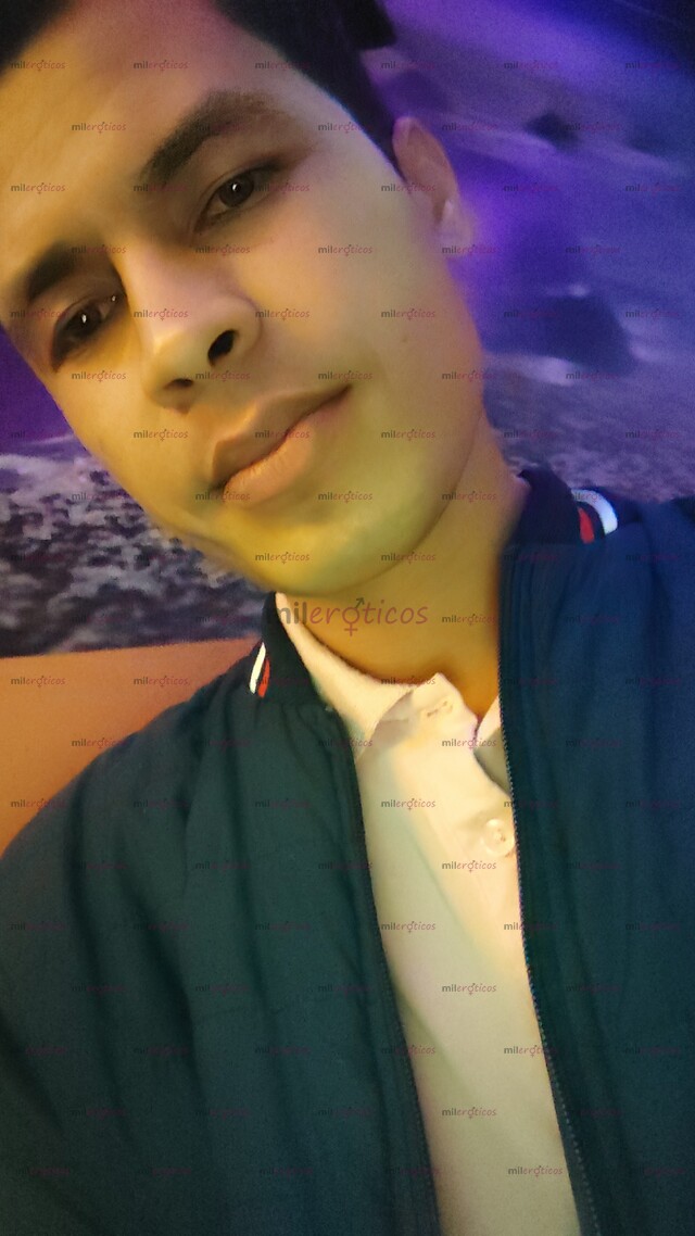 FOTOS DE CHICO VERSÁTIL DELGADO DISPUESTO A COMPLACERTE