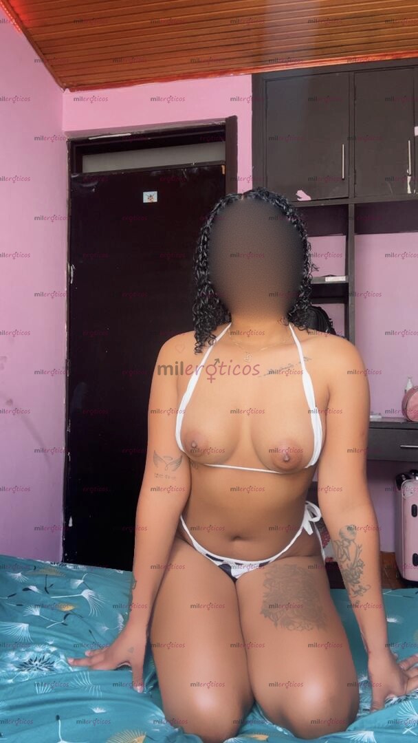 FOTOS DE LINDA MORENA CABELLO CRESPO LINDO CUERPO FLACA DELICIOSA