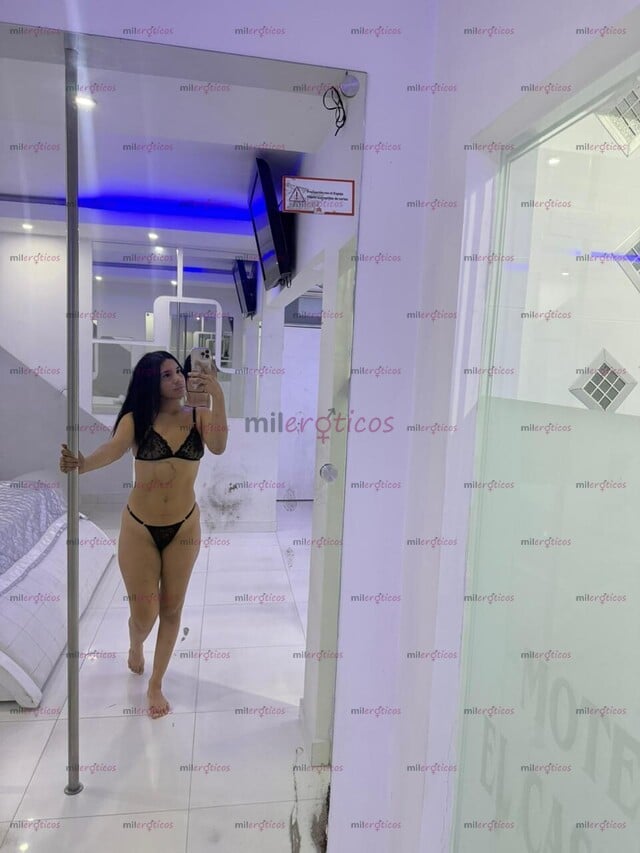 FOTOS DE HOLA AMOR SOY LUNA, UNA MUJER APASIONADA A SACAR LECHITA