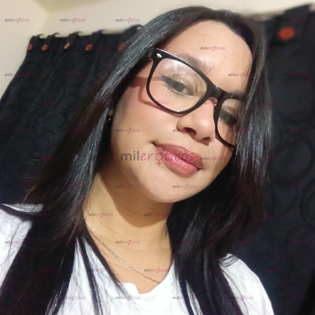 FOTOS DE LLÁMAME Y HARE TUS MAYORES DESEOS CON ESTA LINDA VENEZOLANA