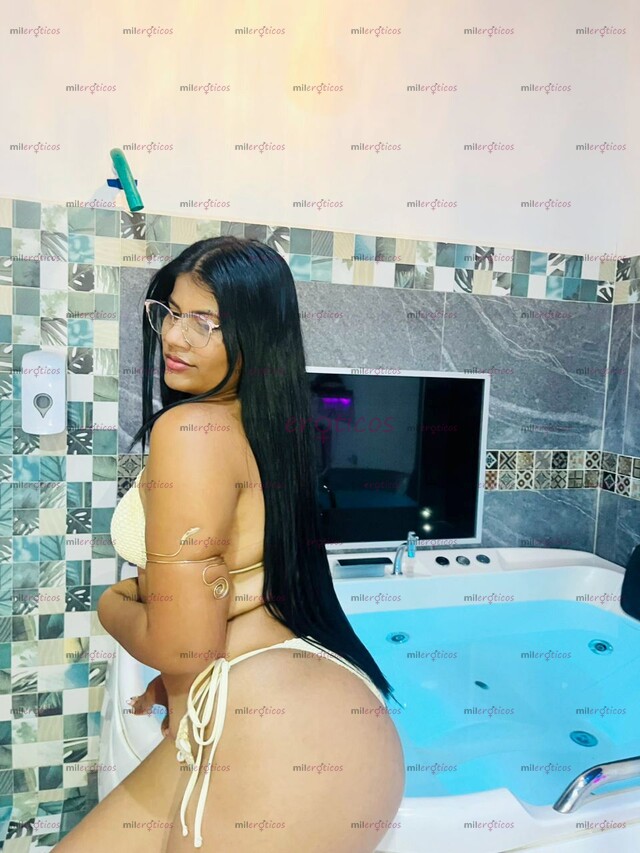 FOTOS DE HOLA SOY SCARLETH HERMOSA MORENA CON GRANDES ATRIBUTOS