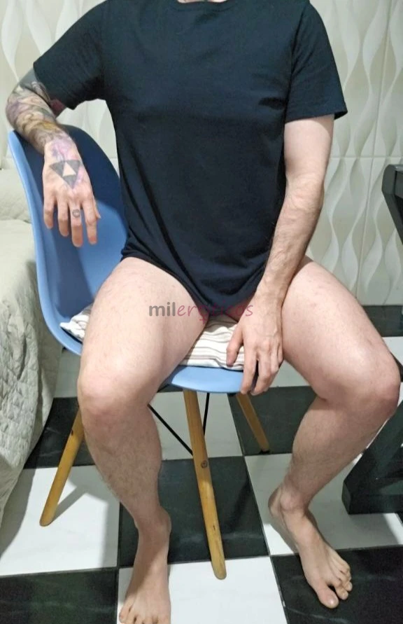 Homem de buceta com grelao bem desenvolvido videos e fotos bem safados me exibindo e me masturbando gostou do que viu atendo presencial tambem caso go...