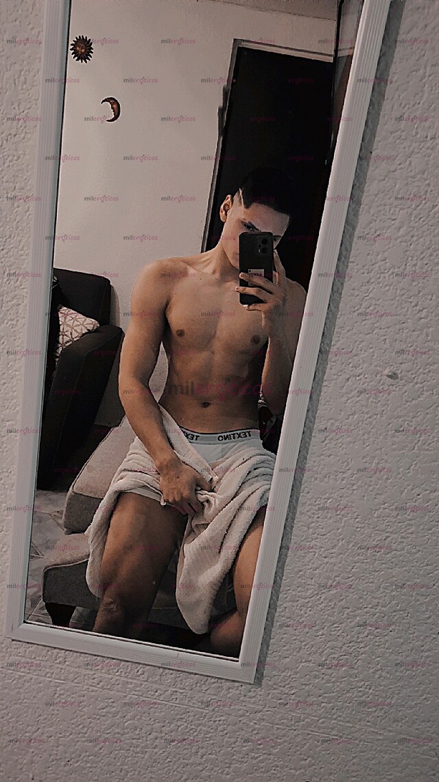 FOTOS DE REGIO DE 20 AÑOS, 1,85M DELGADO CON CUERPO ATLÉTICO