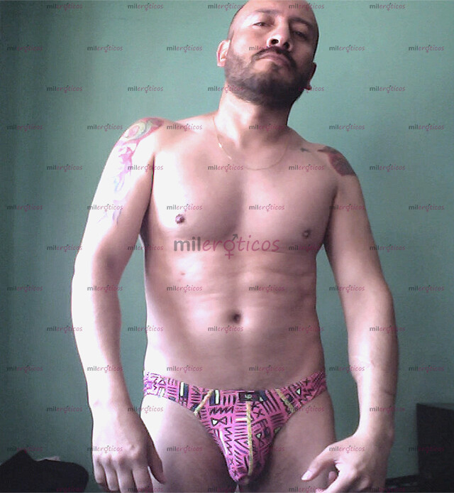 FOTOS DE TOÑO MASCULINO, ACTIVO, CACHONDO Y MUY COMPLACIENTE