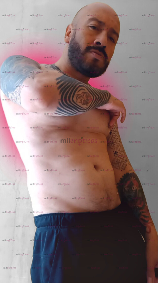 FOTOS DE TOÑO MASCULINO, ACTIVO, CACHONDO Y MUY COMPLACIENTE