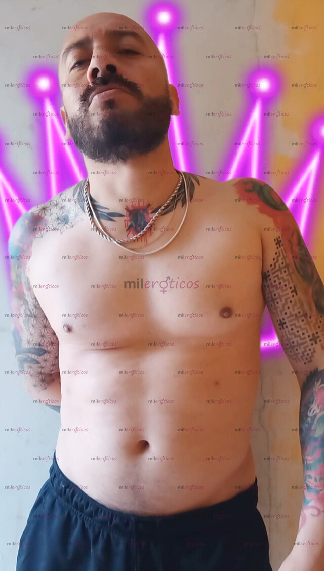 FOTOS DE TOÑO MASCULINO, ACTIVO, CACHONDO Y MUY COMPLACIENTE