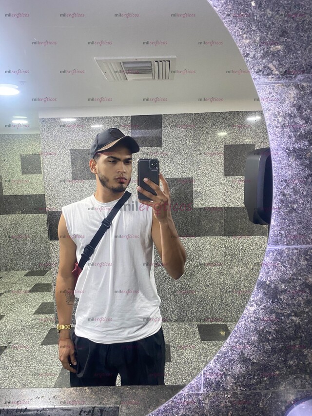 FOTOS DE MORENO GUAPO NUEVO EN LA CIUDAD COMPLACIENTE