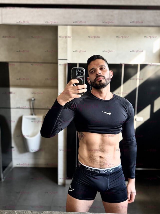 FOTOS DE TALL, BEARDED, MUSCULAR VERS 6 0 8.6 THICK BODY, BIG ASS, BIG DICK.
