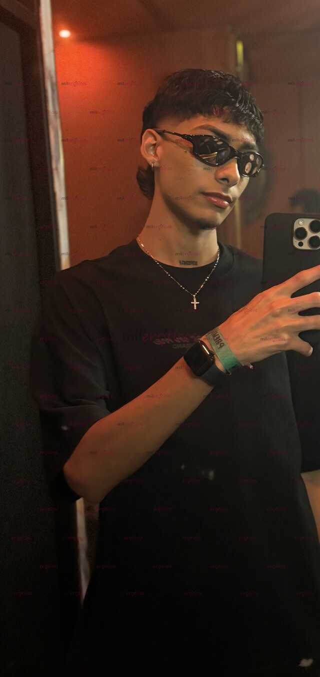 FOTOS DE POLLO DE 20 AÑOS VERSÁTIL DE VERGA GRANDE DISPONIBLE 24 7