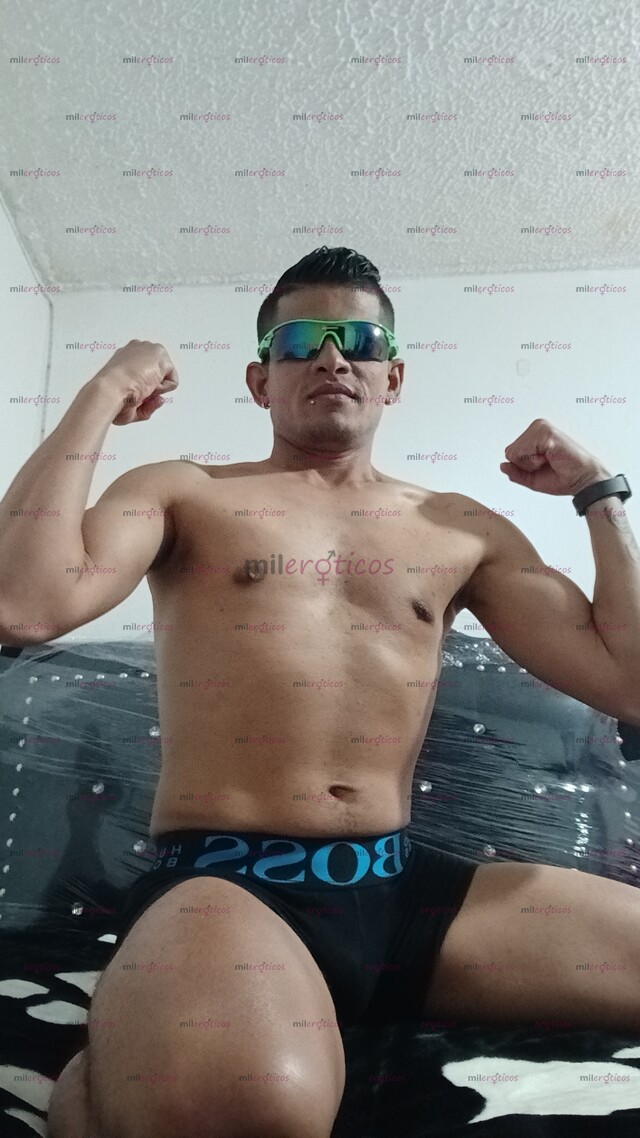 FOTOS DE CHICO VERSÁTIL CON GANAS DE VERGA Y CULO