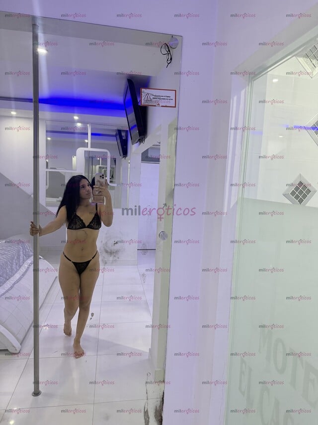 FOTOS DE HOLA AMOR SOY LUNA, UNA MUJER APASIONADA A SACAR LECHITA