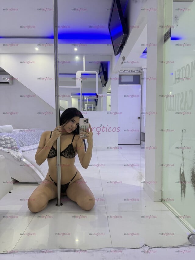FOTOS DE HOLA AMOR SOY LUNA, UNA MUJER APASIONADA A SACAR LECHITA