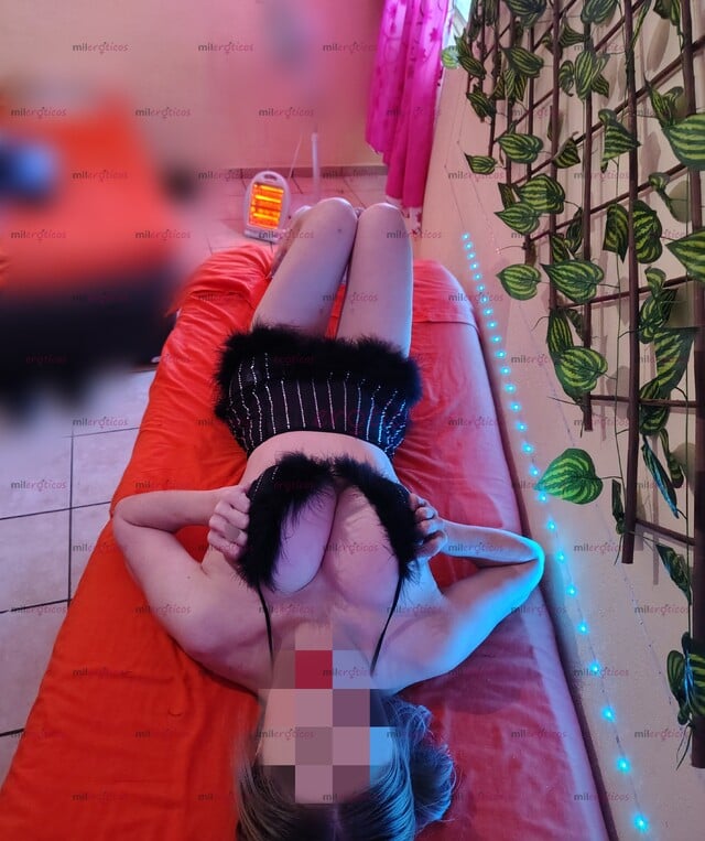 FOTOS DE AUTÉNTICA MILF RUBIA DE ENORMES TETAS, FANTASIAS HECHAS REALIDAD