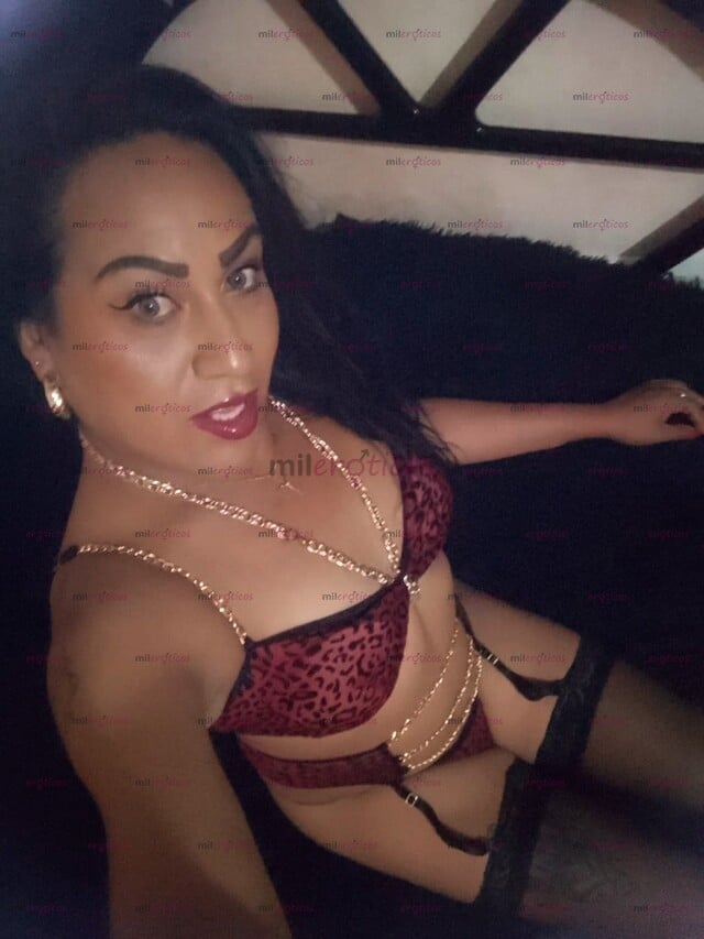 FOTOS DE RENATIKA, MORENITA NATURAL, CON GUSTO POR LA LENCERÍA
