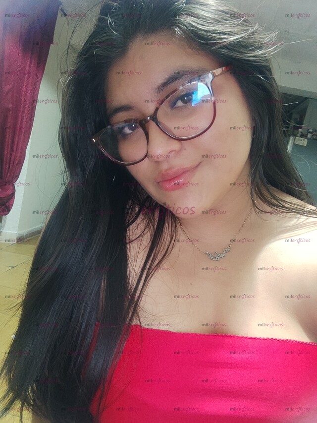 FOTOS DE SENSUAL Y PROVOCADORA, DEJANDO TODO A LA IMAGINACIÓN.