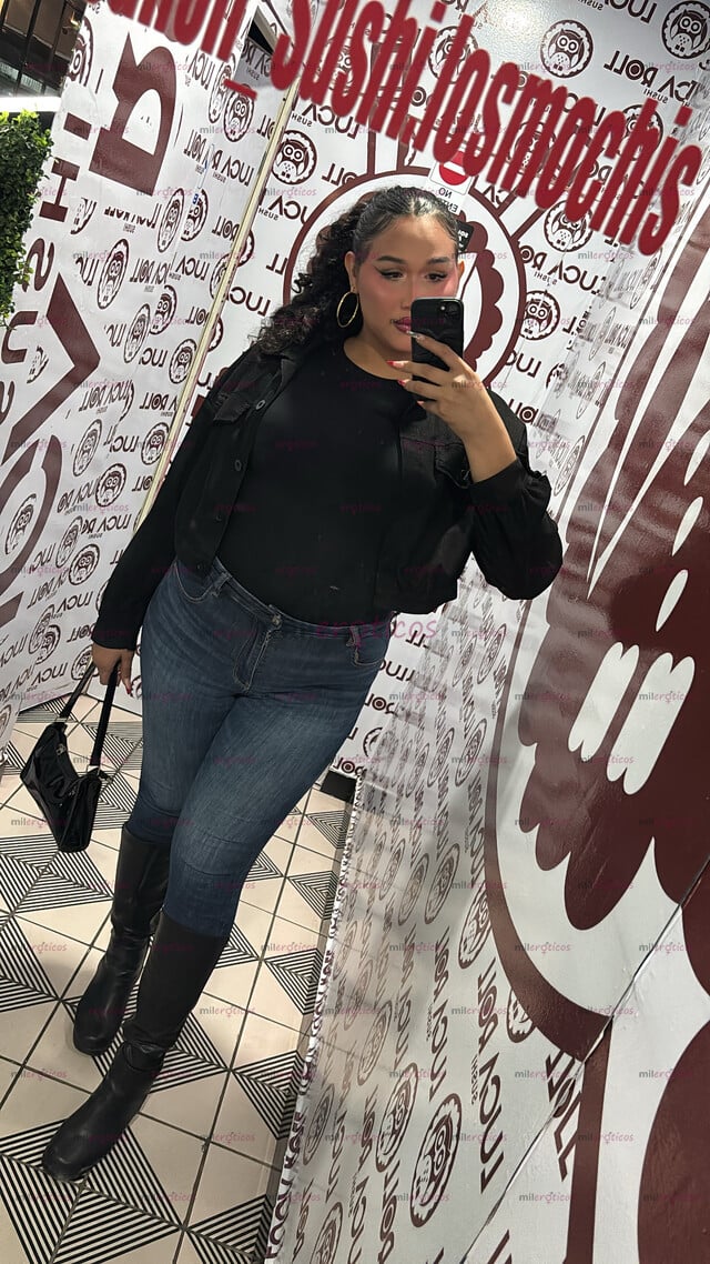 FOTOS DE ALTA, CURVY, PELIGROSAMENTE ATRACTIVA Y MUY FEMENINA