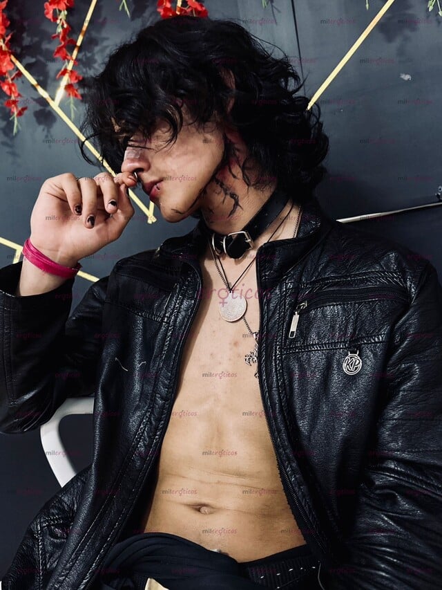 FOTOS DE CHICO JOVEN DE 18, DARK, CON BUEN MATERIAL MENTE ABIERTA DESDE 10K