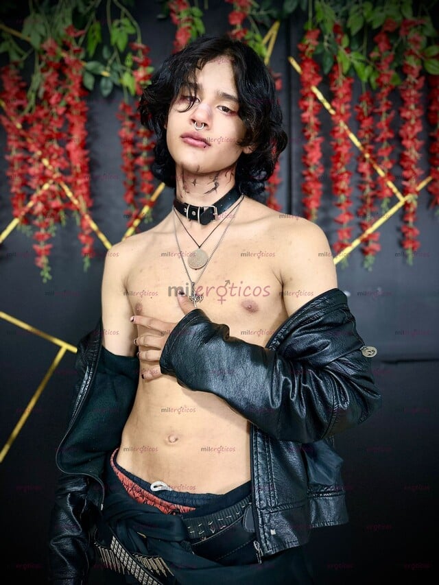 FOTOS DE CHICO JOVEN DE 18, DARK, CON BUEN MATERIAL MENTE ABIERTA DESDE 10K