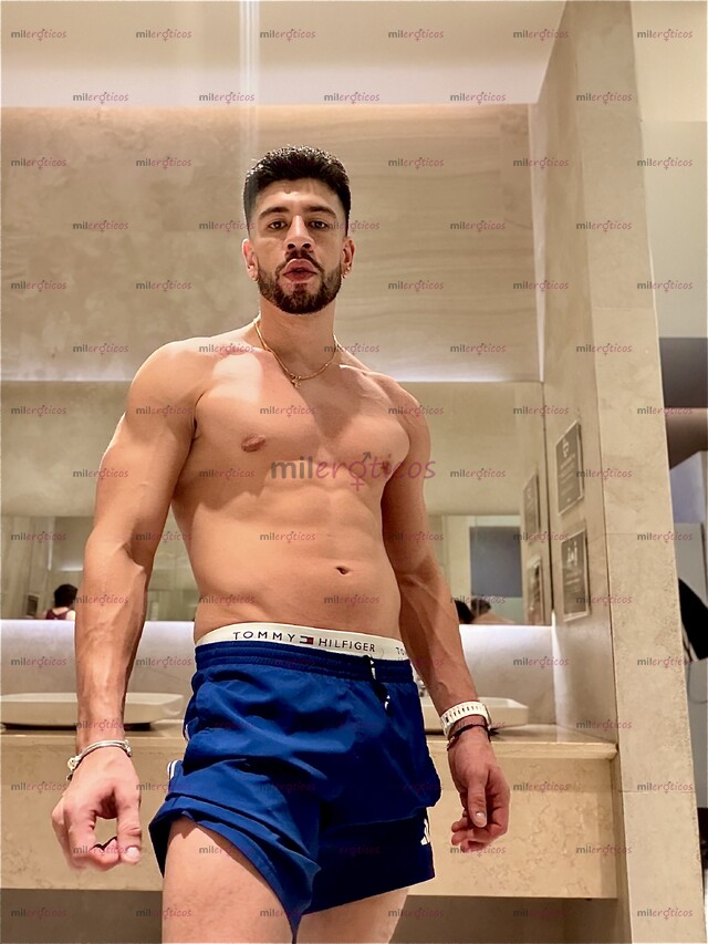FOTOS DE JUAN , JOVEN DE GYM COLOMBIANO DOTADO 23 CM FOTOS 100 % REALES COMPLACIENTE