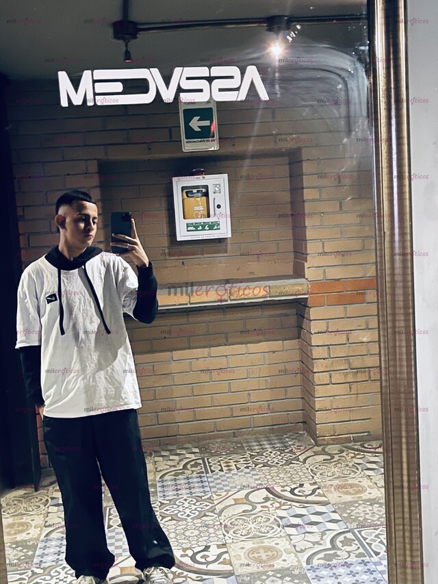 FOTOS DE POLLITO VERSÁTIL CON GANAS DE PASAR UN RATO AGRADABLE