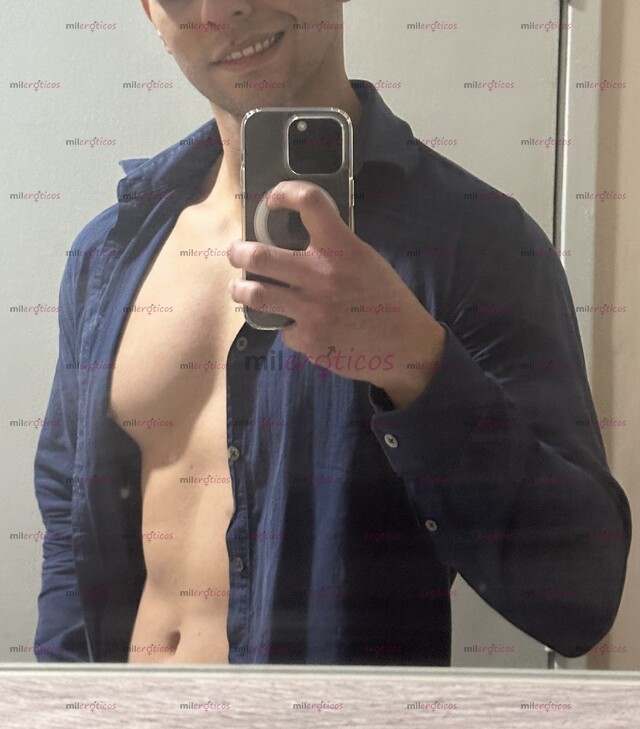 FOTOS DE JOVEN, MAMADO Y DOTADO. COMPLETAMENTE INDEPENDIENTE