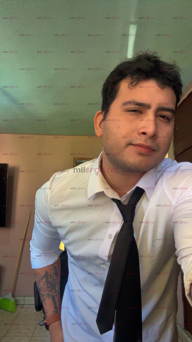 FOTOS DE ACOMPAÑANTE MASCULINO JOVEN, DISCRETO Y PROFESIONAL DISPONIBLE