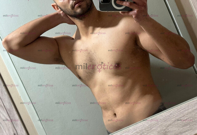 FOTOS DE JOVEN, DOTADO Y MAMADO. COMPLETAMENTE INDEPENDIENTE