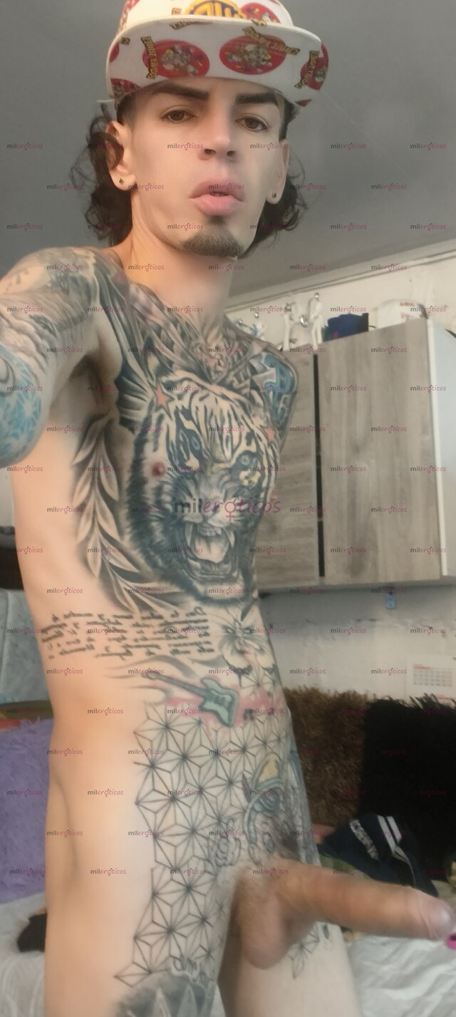 FOTOS DE FLACO ACTIVO BLANCO TATUADO MORBOSO CON LUGAR