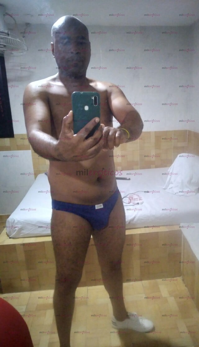 FOTOS DE MORENO MADURO DOTADO PARA DAMAS SOLAS Y PAREJAS HETERO, HAY 21 CMS REALES...