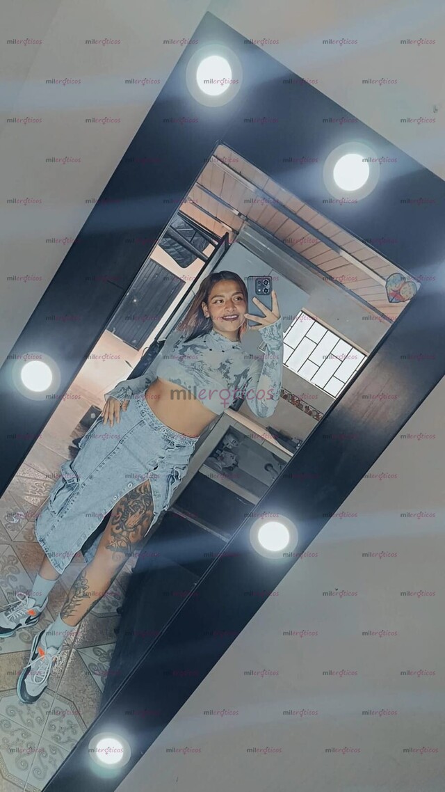 FOTOS DE MORENA TATUADA Y CALIENTE DISPUESTA A HACERTE MUY FELIZ