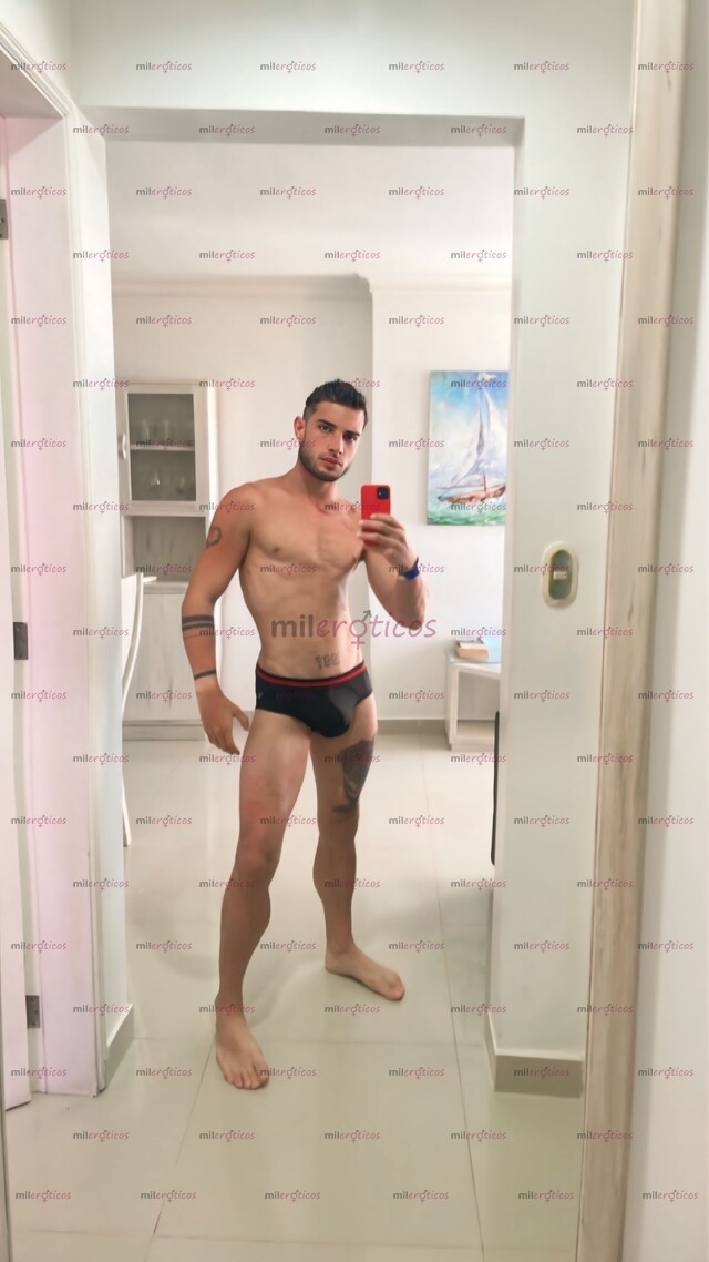 FOTOS DE JEANPIER BAJITO LATINO CARIÑOSO DISPUESTO A COMPLACERTE EN LA CAMA