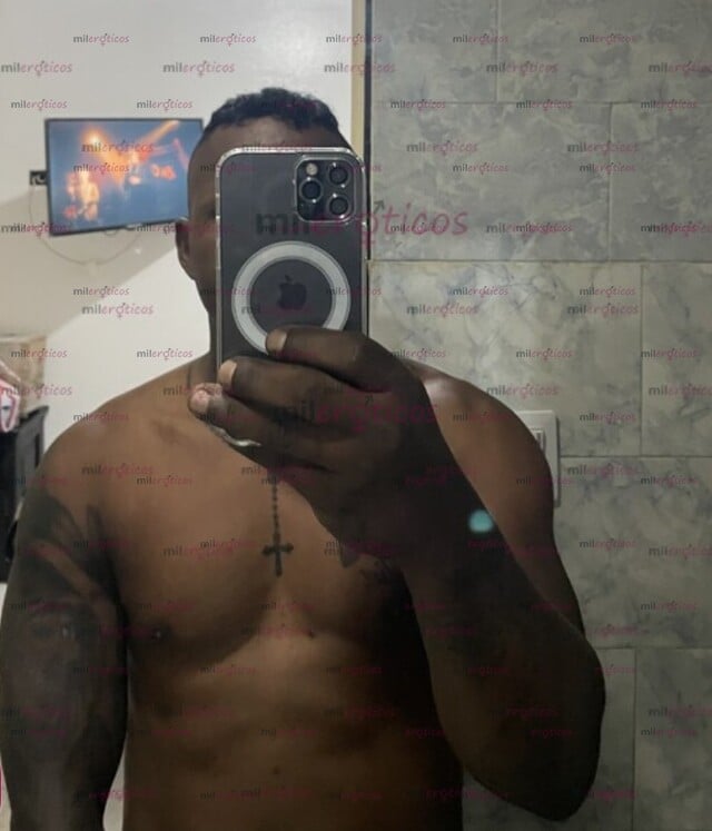 FOTOS DE HOLA SOY NEGRO HETERO ARRECHO PARA COMPLACER TUS DESEOS EN LA CAMA