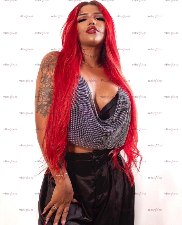 FOTOS DE CARA Y CURVAS DE MUJER REAL CON UNA SORPRESA QUE TE ENCANTARÁ