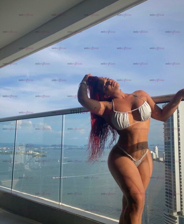 FOTOS DE CARA Y CURVAS DE MUJER REAL CON UNA SORPRESA QUE TE ENCANTARÁ