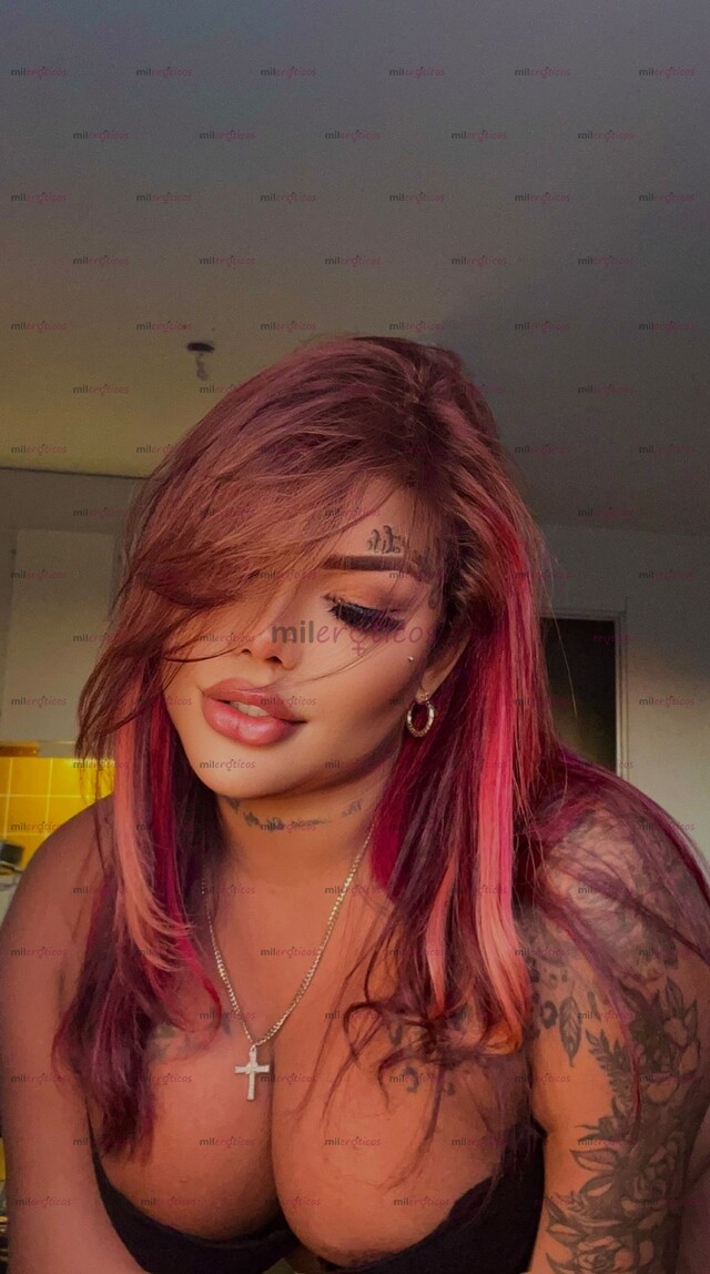 FOTOS DE CARA Y CURVAS DE MUJER REAL CON UNA SORPRESA QUE TE ENCANTARÁ