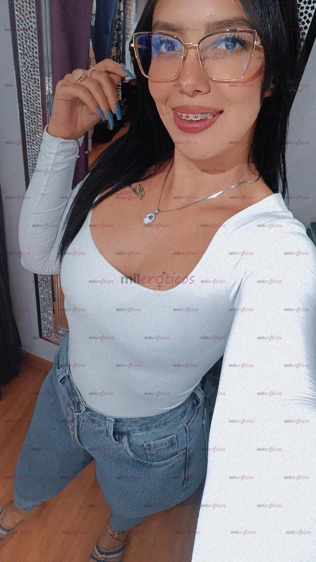 FOTOS DE QUIERO QUE DISFRUTES CONMIGO ESTOY BIEN ARRECHA Y TE QUIERO COMPLACER