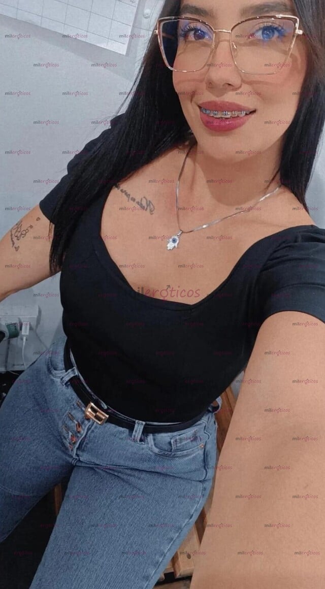 FOTOS DE QUIERO QUE DISFRUTES CONMIGO ESTOY BIEN ARRECHA Y TE QUIERO COMPLACER