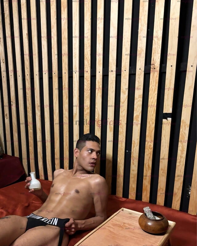 FOTOS DE MASAJISTA PROFESIONAL ERÓTICO 23 AÑOS (SPA ROMA NORTE DOMICILIO)