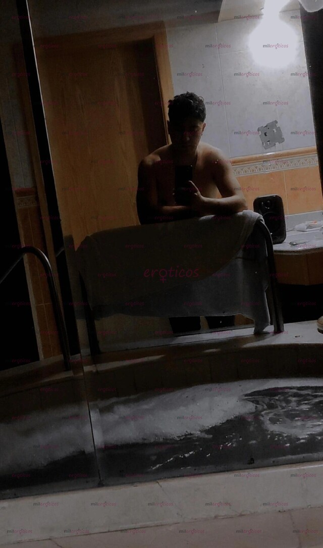 FOTOS DE JOVEN APASIONADO ALTO Y DELGADO, ARÉ QUE VALGA CADA MINUTO