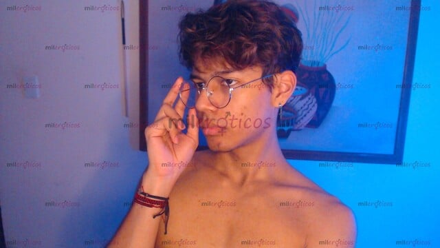 FOTOS DE CHICO TRIGUEÑO PASIVO, AGUANTADOR DISPONIBLE PARA TI